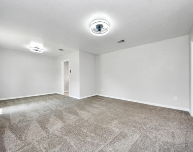 10602 Raydell Drive - Photo Thumbnail 8