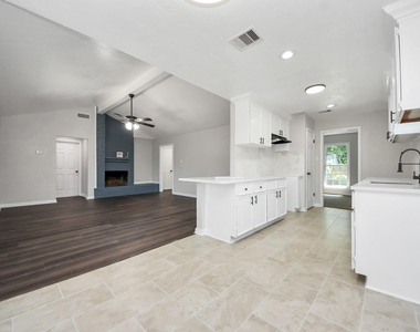 10602 Raydell Drive - Photo Thumbnail 21