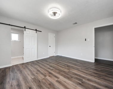 10602 Raydell Drive - Photo Thumbnail 17
