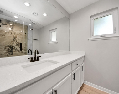 10602 Raydell Drive - Photo Thumbnail 12