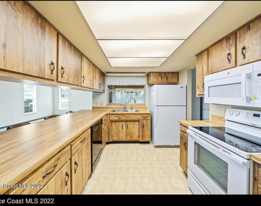 755 Verbenia Drive - Photo Thumbnail 11