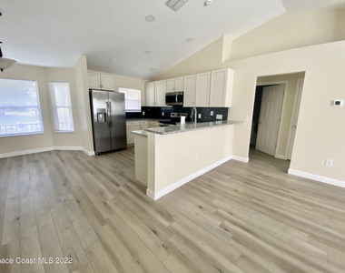 2435 Palisades Drive Se - Photo Thumbnail 11
