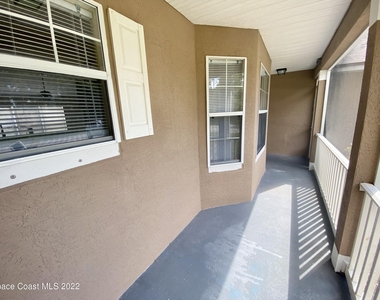 2435 Palisades Drive Se - Photo Thumbnail 3