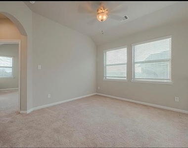 8700 Laurel Crest Drive - Photo Thumbnail 23
