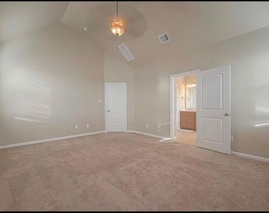 8700 Laurel Crest Drive - Photo Thumbnail 29