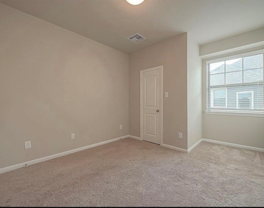 8700 Laurel Crest Drive - Photo Thumbnail 24