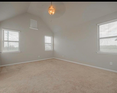 8700 Laurel Crest Drive - Photo Thumbnail 32