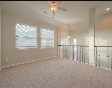 8700 Laurel Crest Drive - Photo Thumbnail 30