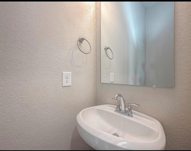 8700 Laurel Crest Drive - Photo Thumbnail 19