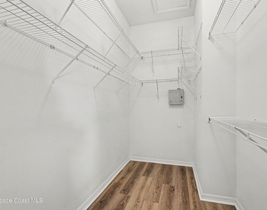 8056 Bracken Lane - Photo Thumbnail 11