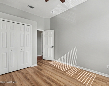 8056 Bracken Lane - Photo Thumbnail 14