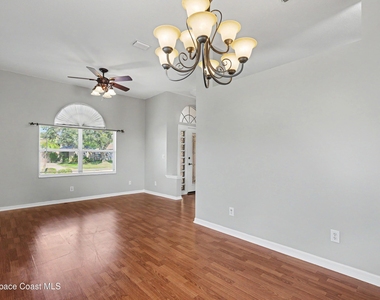 8056 Bracken Lane - Photo Thumbnail 2