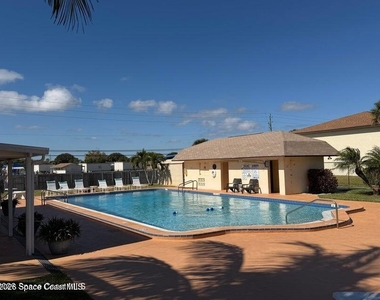 1047 Small Court - Photo Thumbnail 29