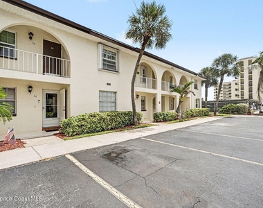 1047 Small Court - Photo Thumbnail 24