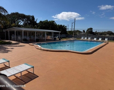 1047 Small Court - Photo Thumbnail 28