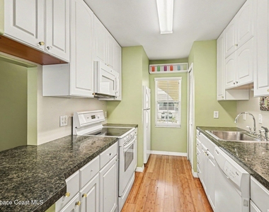 1047 Small Court - Photo Thumbnail 8