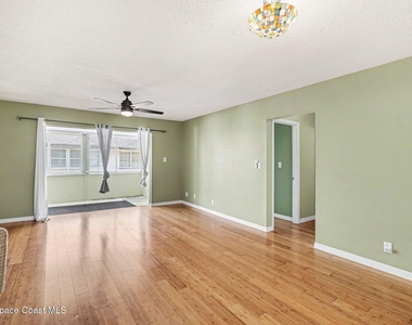 1047 Small Court - Photo Thumbnail 2