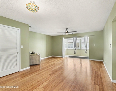1047 Small Court - Photo Thumbnail 5