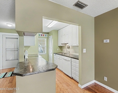 1047 Small Court - Photo Thumbnail 7