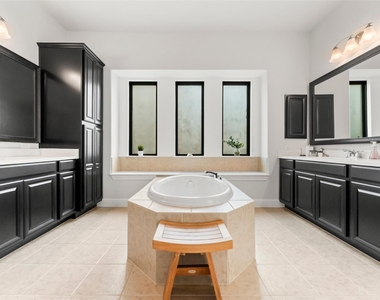 1053 Bat Hawk Court - Photo Thumbnail 27