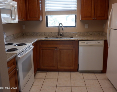 3101 Sand Trap Lane - Photo Thumbnail 2