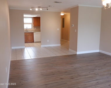 3101 Sand Trap Lane - Photo Thumbnail 6