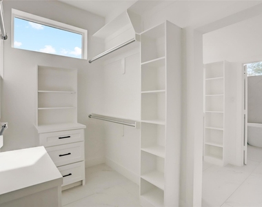 6816 Hartland Avenue - Photo Thumbnail 26