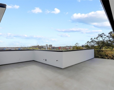 6816 Hartland Avenue - Photo Thumbnail 32
