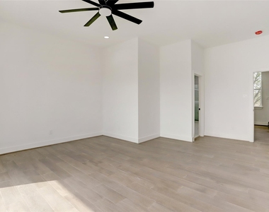 6816 Hartland Avenue - Photo Thumbnail 21