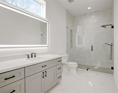 6816 Hartland Avenue - Photo Thumbnail 30