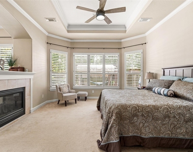 131 E Beckonvale Circle - Photo Thumbnail 12