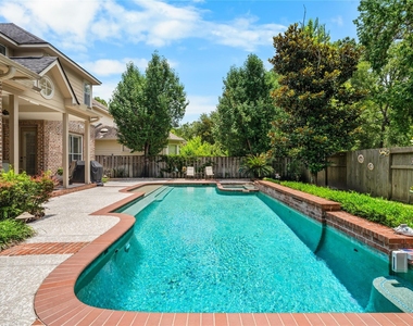 131 E Beckonvale Circle - Photo Thumbnail 1