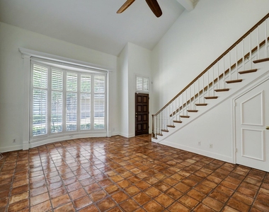 2313 Nantucket Drive - Photo Thumbnail 2