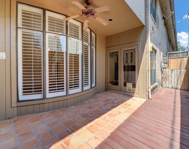 2313 Nantucket Drive - Photo Thumbnail 15