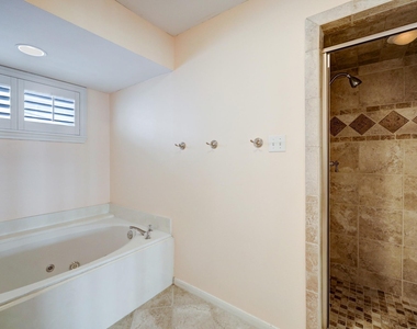 2313 Nantucket Drive - Photo Thumbnail 13