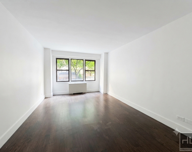 East 63 Street - Photo Thumbnail 2