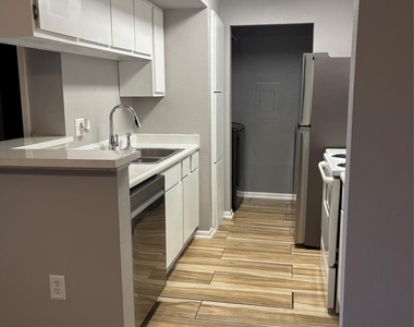 260 El Dorado Boulevard - Photo Thumbnail 5