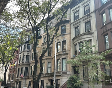 West 68 Street - Photo Thumbnail 8