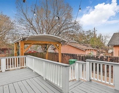 4731 Woodside Street - Photo Thumbnail 4