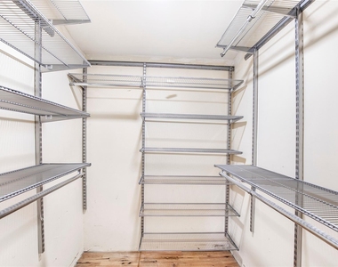 4731 Woodside Street - Photo Thumbnail 32