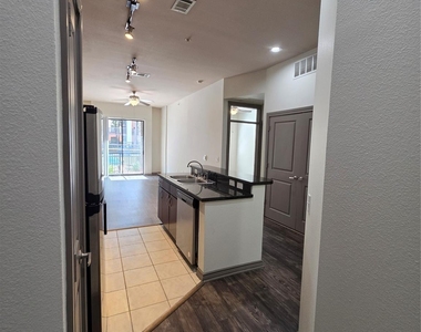 3616 Richmond - Photo Thumbnail 4