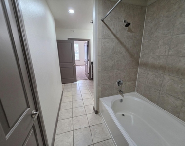 3616 Richmond - Photo Thumbnail 13