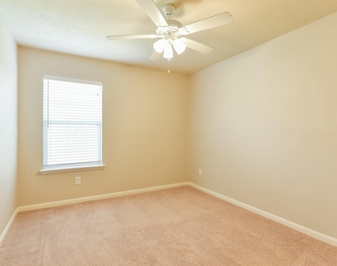 13118 Kingston Point Lane - Photo Thumbnail 11