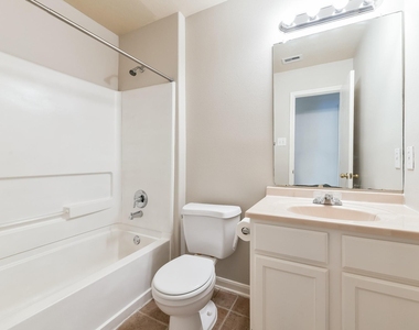 13118 Kingston Point Lane - Photo Thumbnail 13