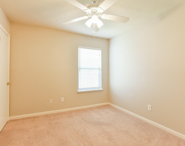 13118 Kingston Point Lane - Photo Thumbnail 12