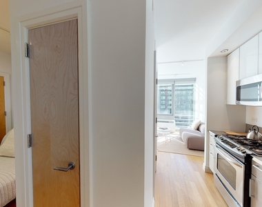 West 54th Street - Photo Thumbnail 2