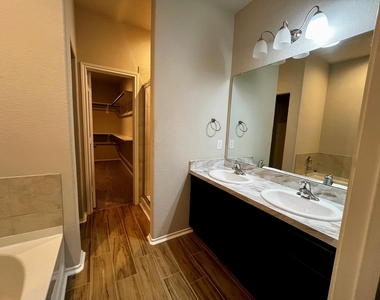 5443 Redwood Summit Lane - Photo Thumbnail 14