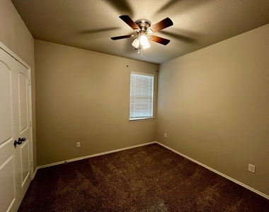 5443 Redwood Summit Lane - Photo Thumbnail 7