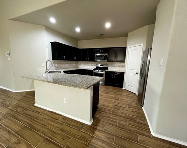 5443 Redwood Summit Lane - Photo Thumbnail 8