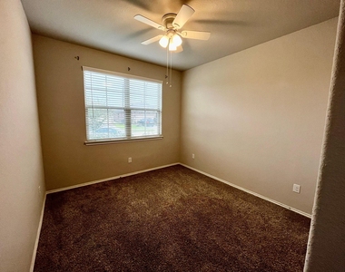 5443 Redwood Summit Lane - Photo Thumbnail 4